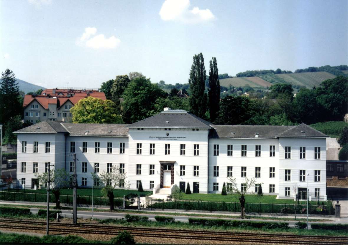 Gebäude der Höhere Bundeslehranstalt und des Bundesamts für Wein- und Obstbau Klosterneuburg
